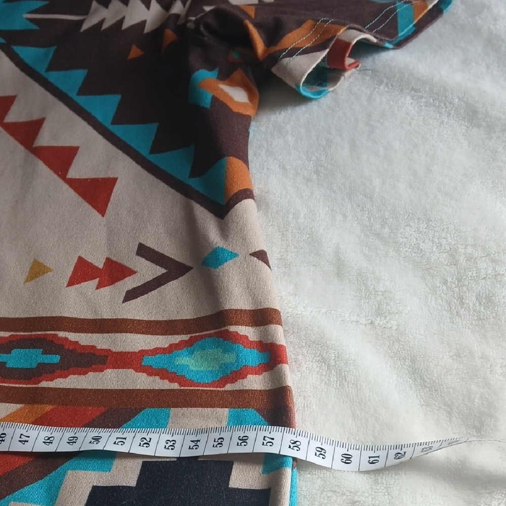 Tribal Print Short Sleeve Blouse - Picture 5 of 7